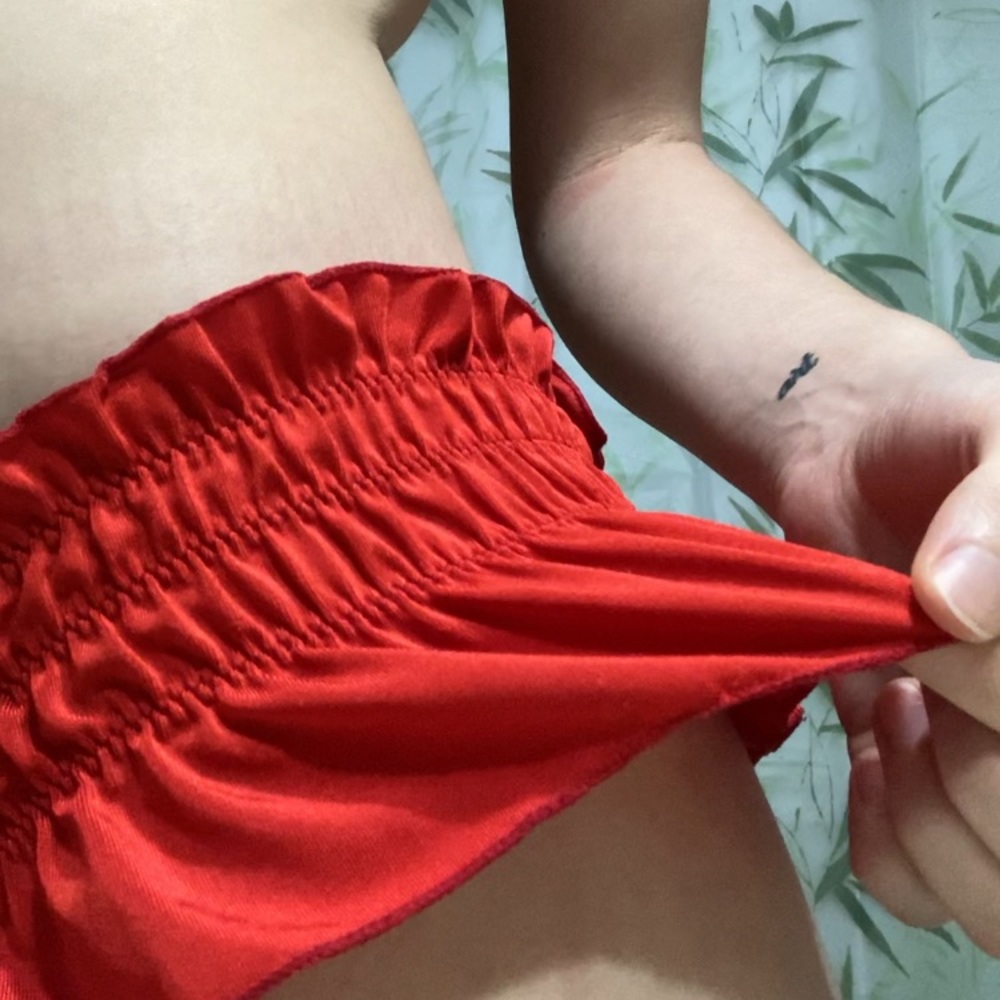 Have no use for it and wore it once - Picture 2 of 3